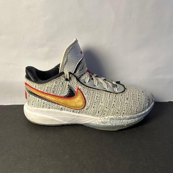 Youth Nike LeBron 20 GS 'The Debut' Size 6Y - Picture 1 of 8
